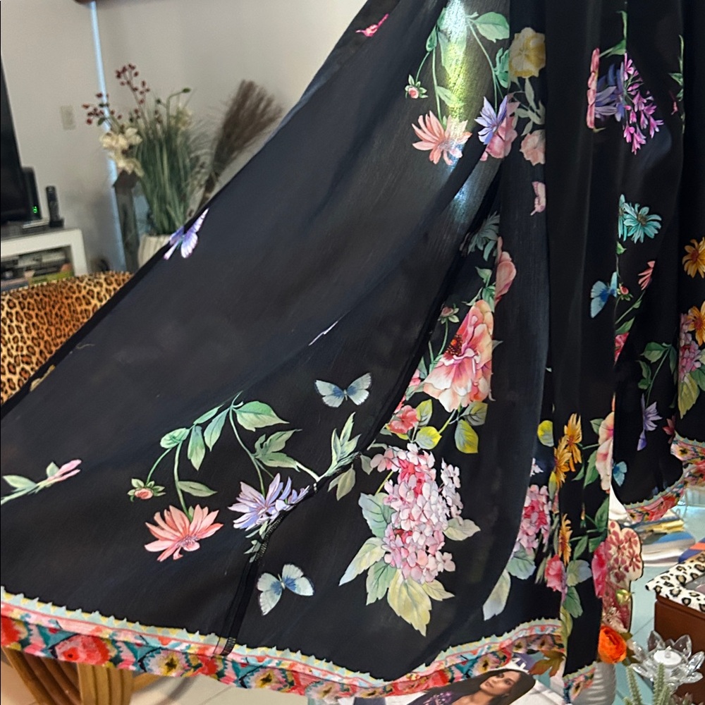 Gorgeous and flowing Johnny Was Black Floral lounging Pants. XS. - Picture 13 of 16